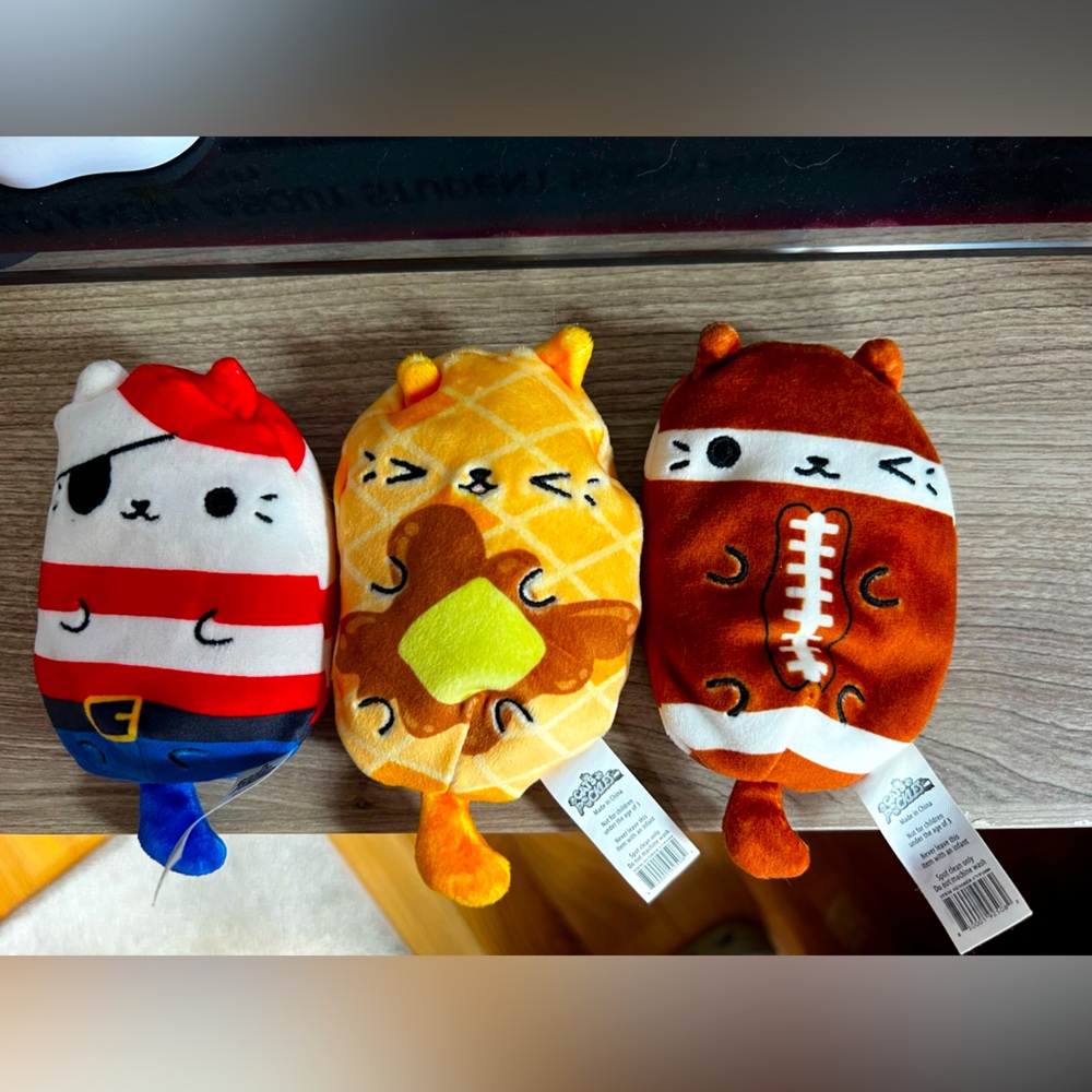 Cats vs Pickles! All 3!